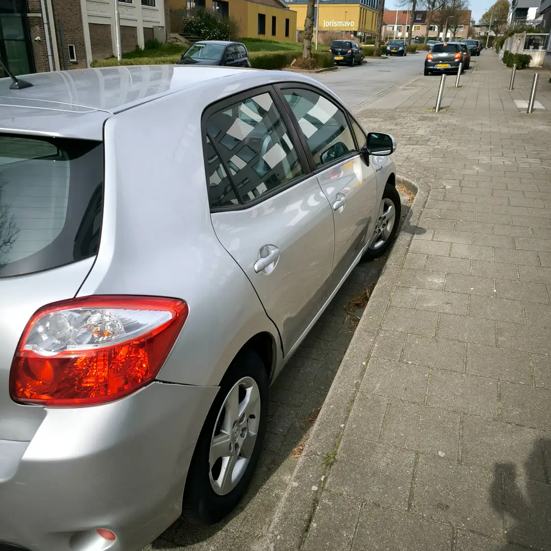 Toyota Auris Auris+1.8+Full+Hybrid+Asp. Grey - 1