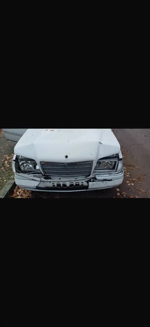 Mercedes-Benz C 200 Unfallauto, Motor  funktioniert! - 2