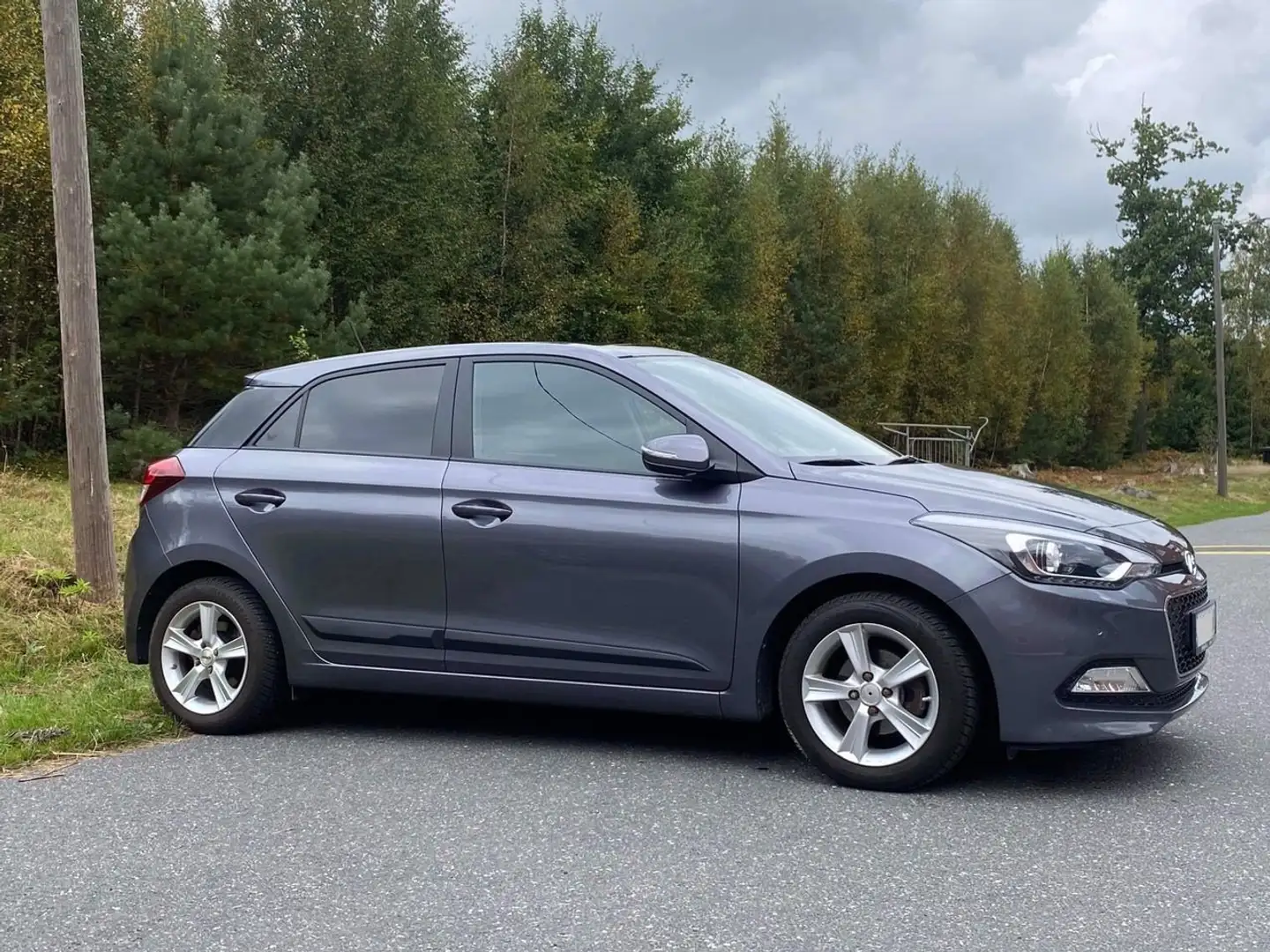 Hyundai i20 i20 SOCIETE 1.2 PACK COLOR CONFORT ESP Blue - 2