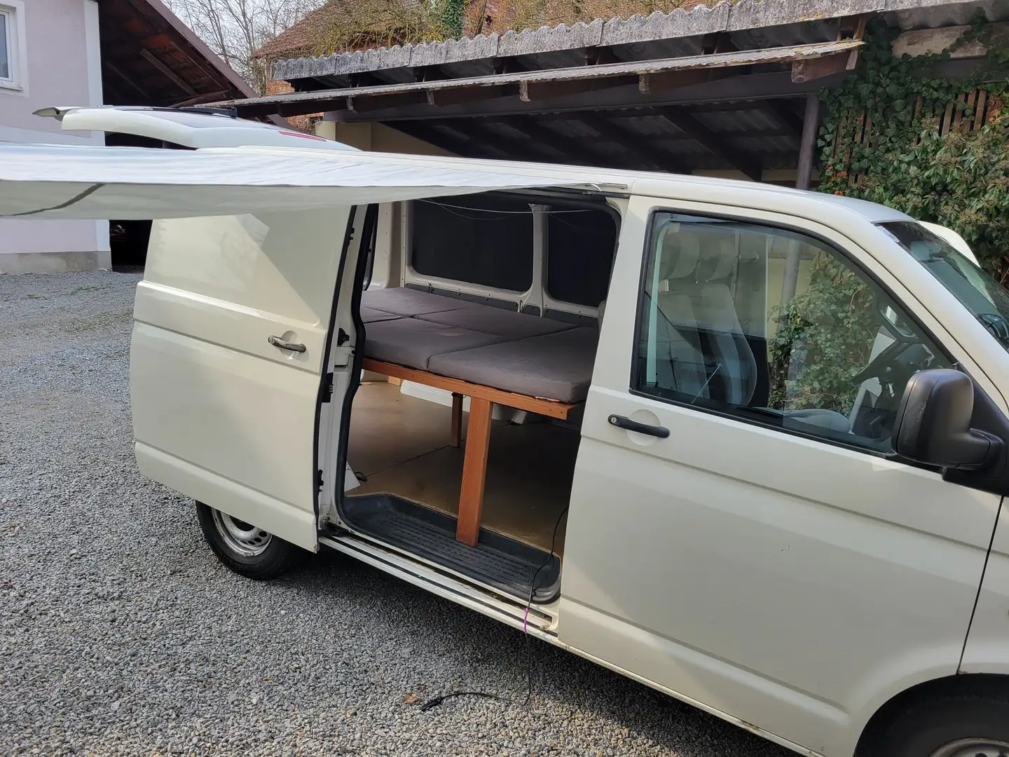 Volkswagen T5 Transporter Campingausbau Weiß - 2