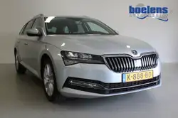 Skoda Superb Combi Stoelverwarming, Getinte ramen, Trekhaak, Adaptieve Cruise Control, Nieuwe APK, Elektrische ramen, LED verlichting, Digitale radio-ontvangst