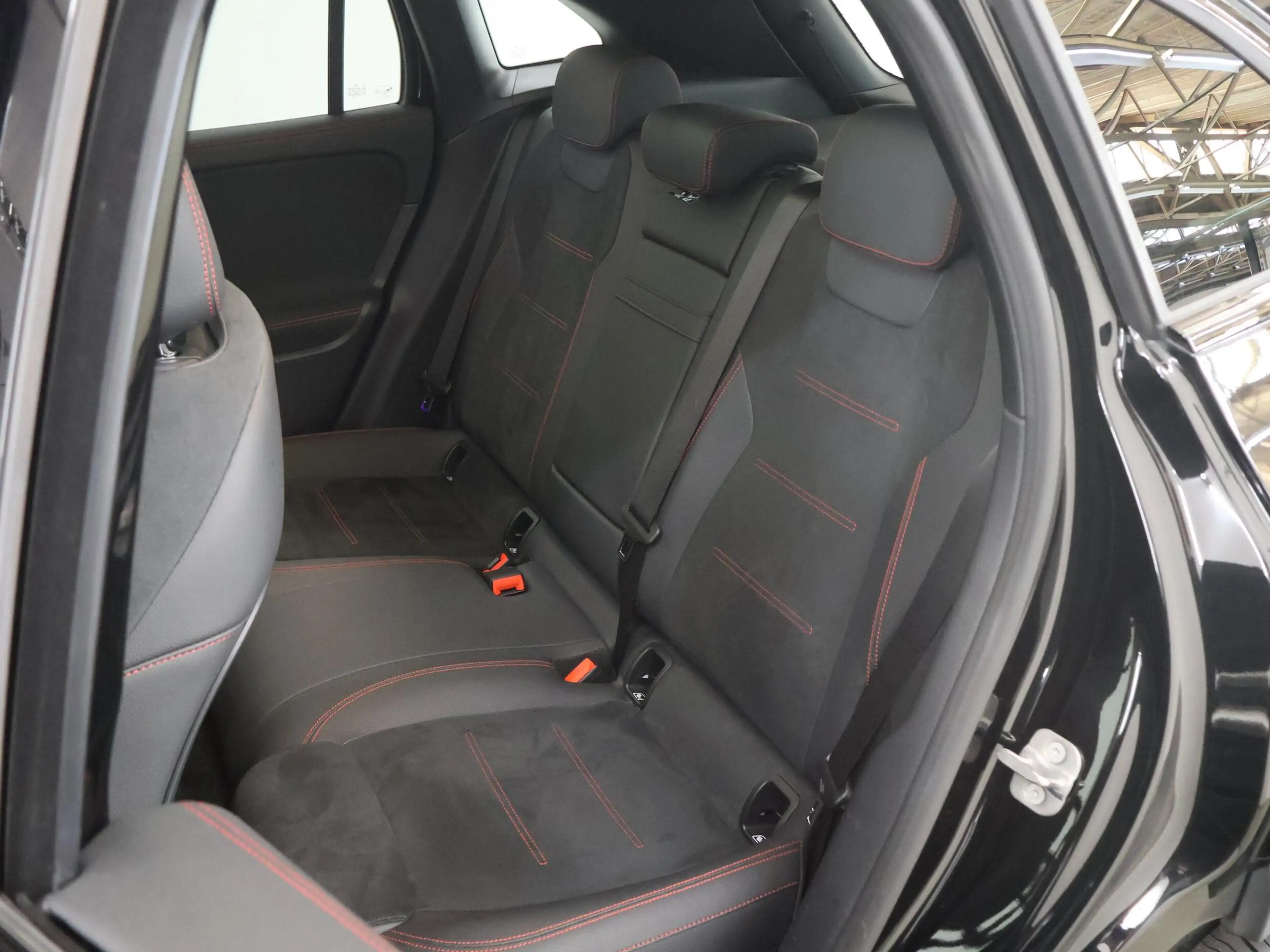 Mercedes-Benz EQA 250 250+ Business Edition 71 kWh | AMG | Panoramadak | — photo 11