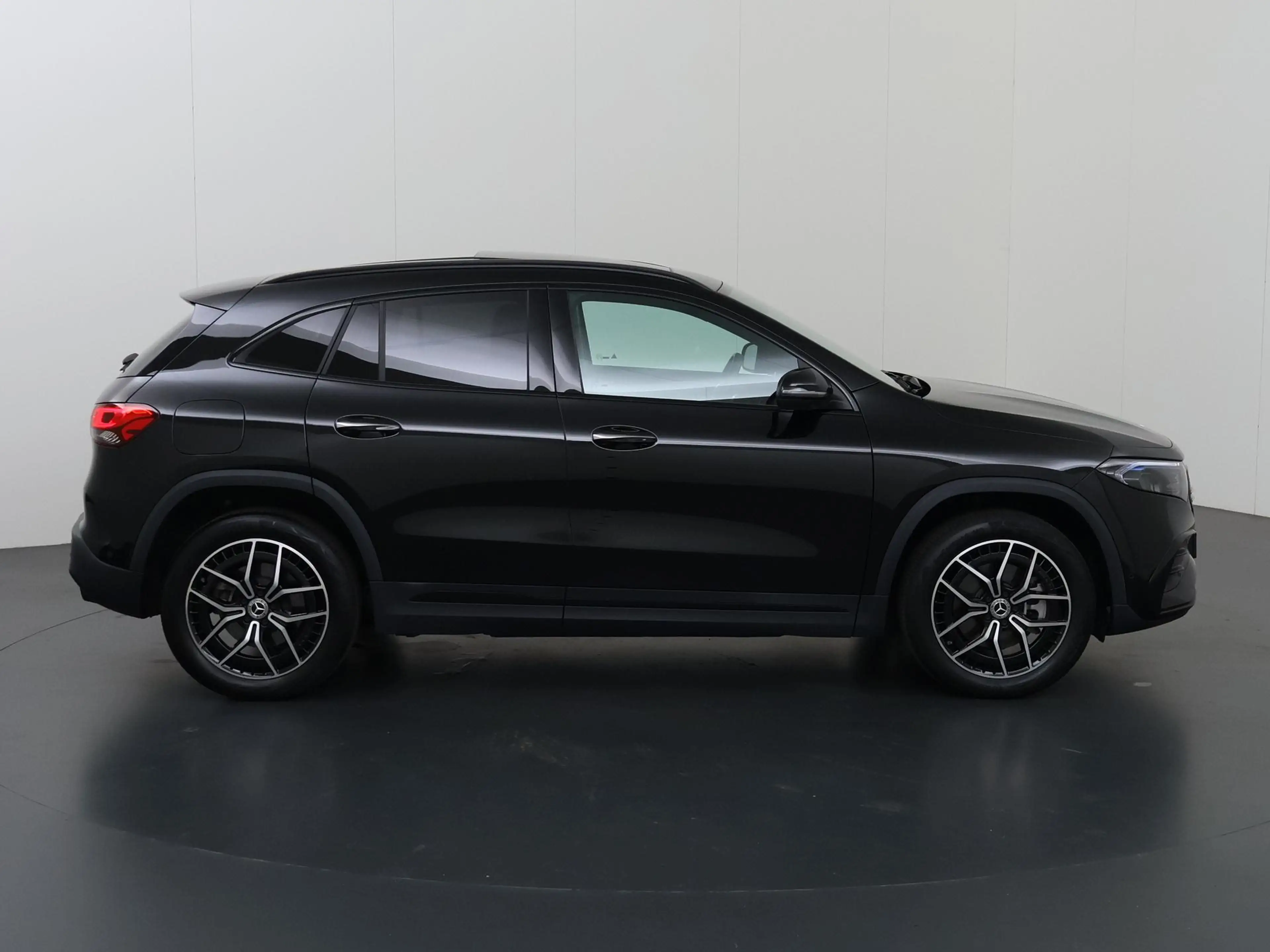 Mercedes-Benz EQA 250 250+ Business Edition 71 kWh | AMG | Panoramadak | — photo 6