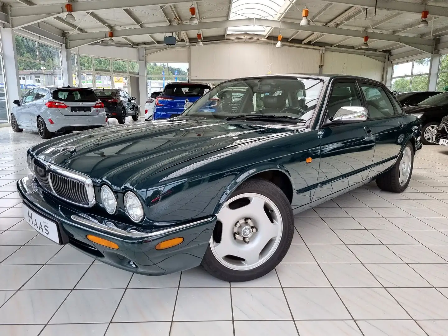 Jaguar XJ XJ8 Executive 3.2 V8 mit Wertgutachten Vert - 1