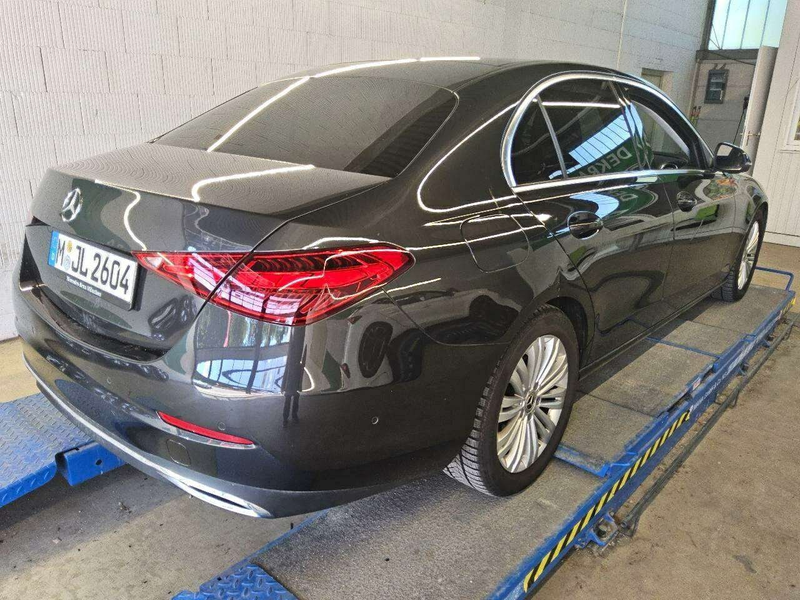 Mercedes-Benz C 220 d 4Matic Avantgarde 360° AHK Pano S-Dach — photo 4