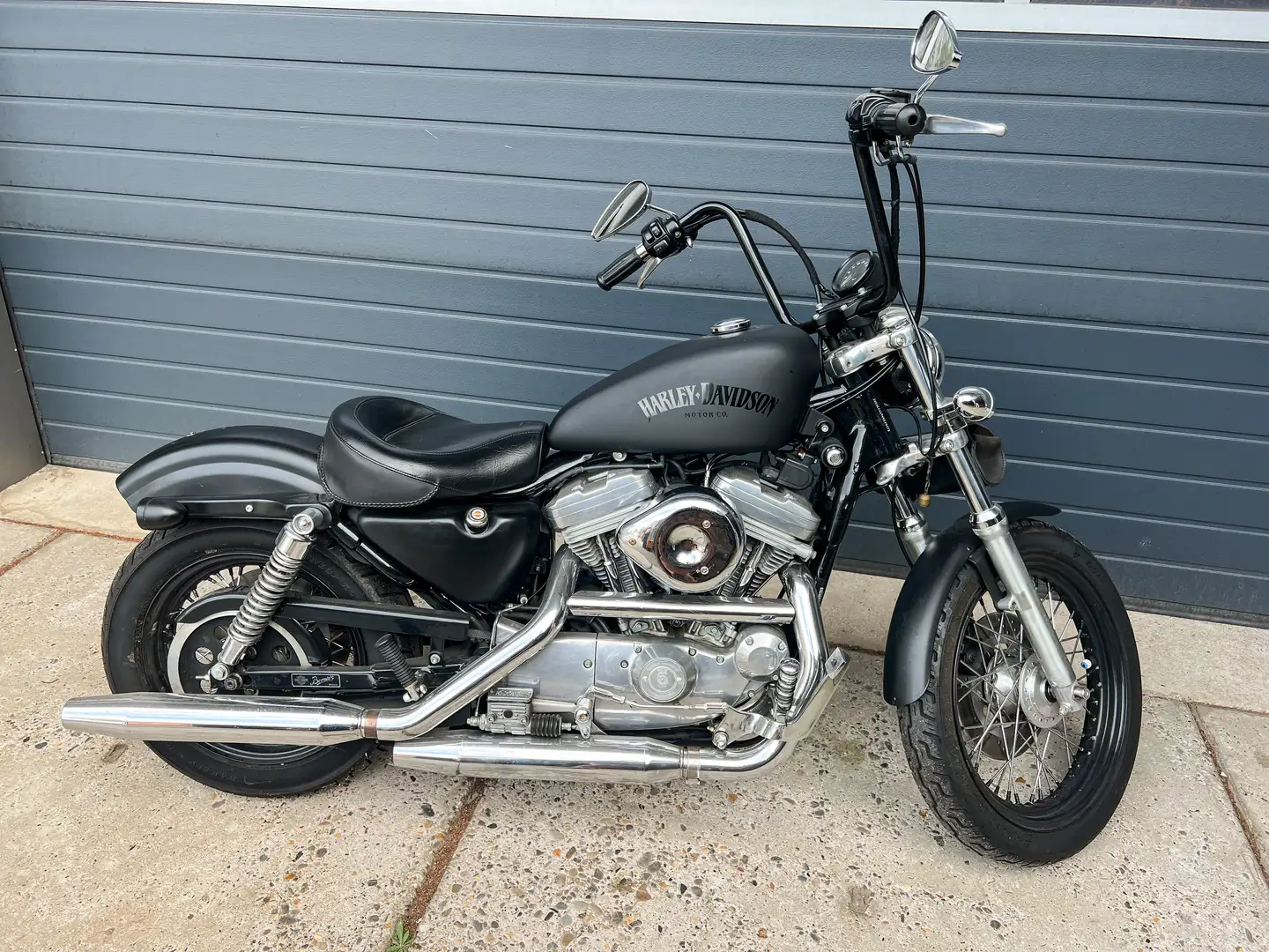 Harley-Davidson Sportster XL 883 Custom XL 883 Noir - 2