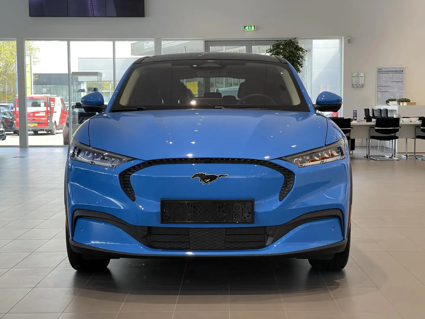 Ford Mustang Mach-E RWD 75 kWh Blauw - 2