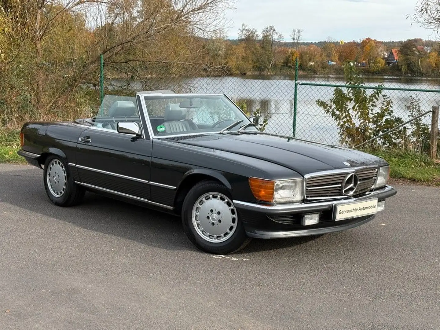 Mercedes-Benz SL 300 Autom.Leder Sitzheizung Metallic Noir - 1
