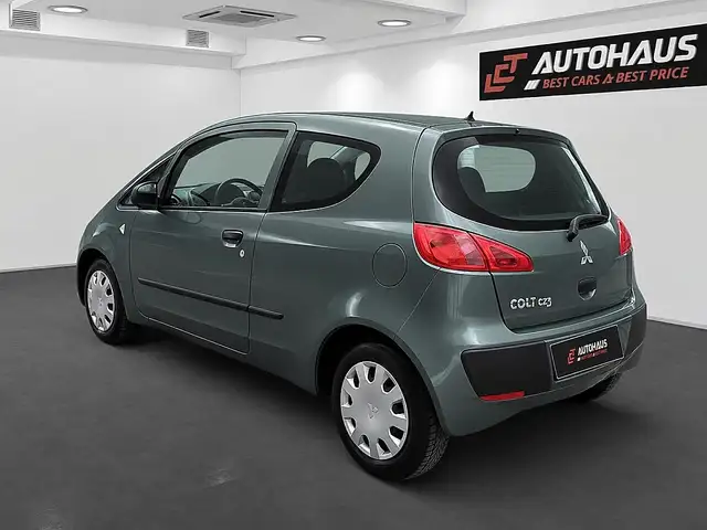 Mitsubishi Colt view 3