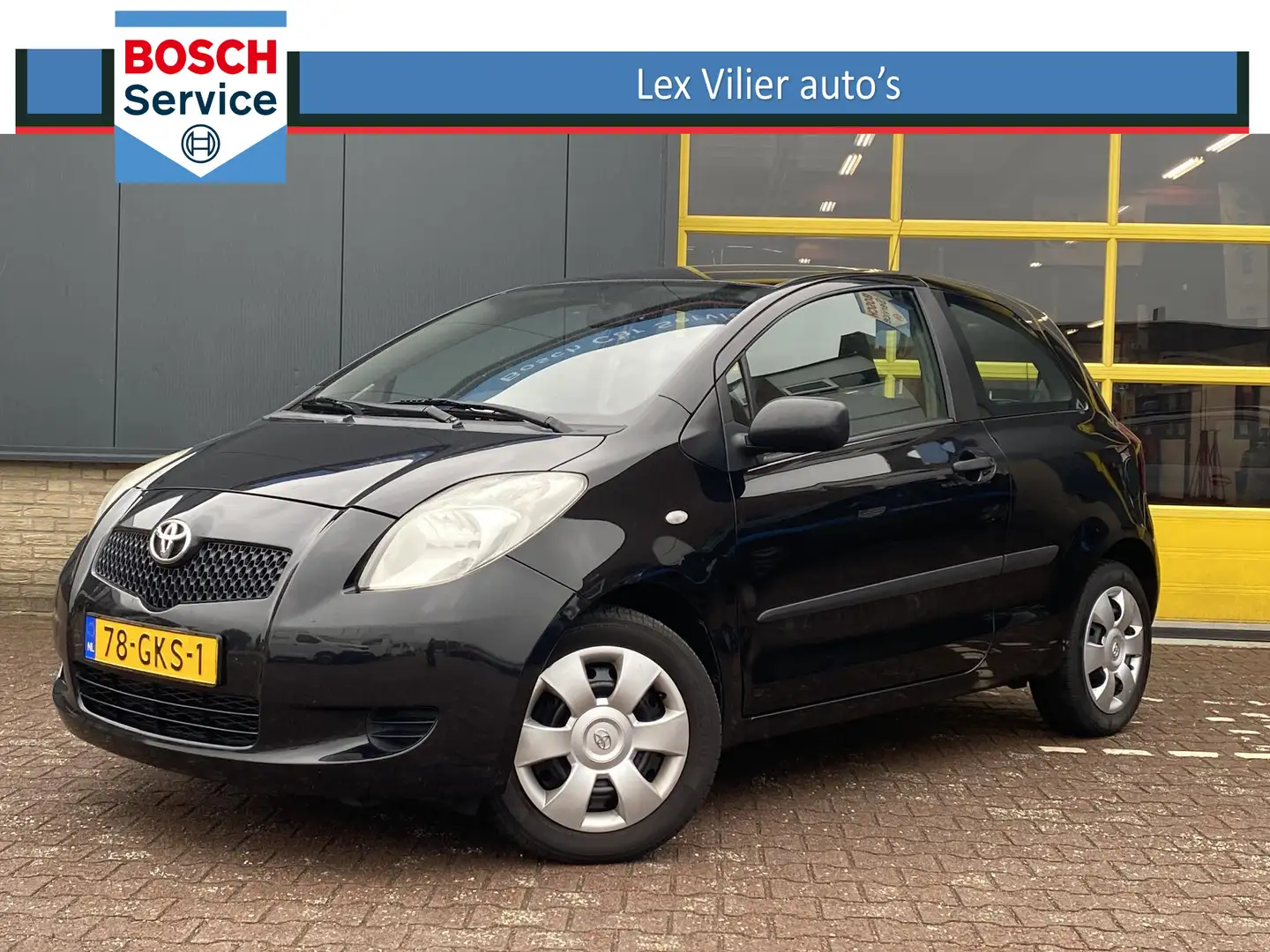 Toyota Yaris 1.3 VVTi Terra crna - 1
