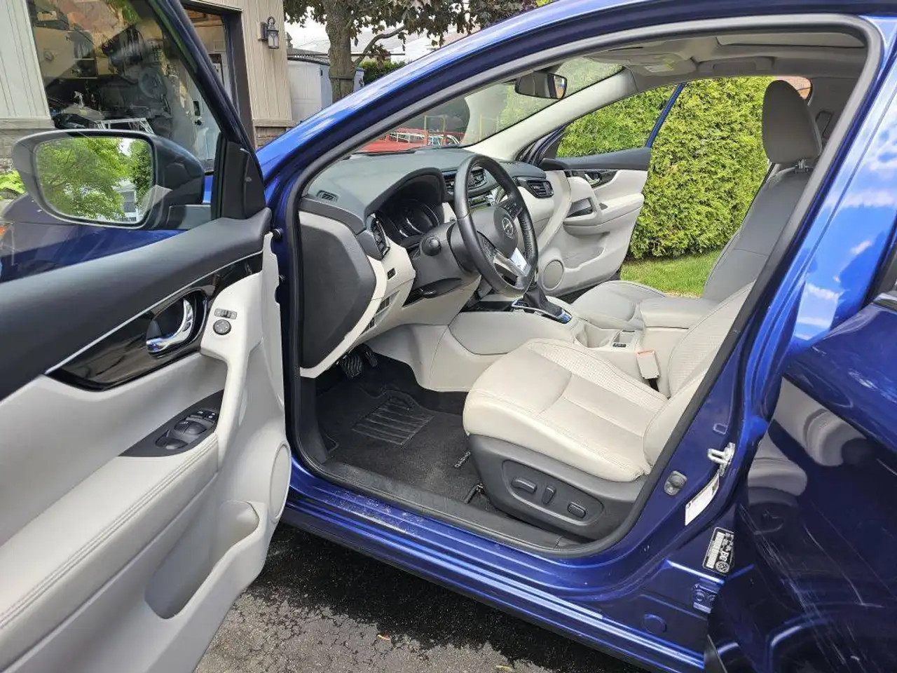 Nissan Qashqai снимка Nissan Qashqai