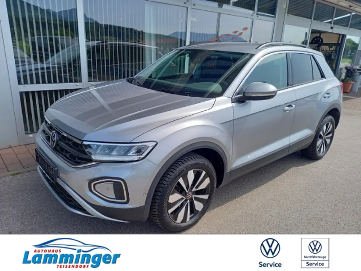 Volkswagen T-Roc Move NAVI ACC SHZ PDC Zilver - 1