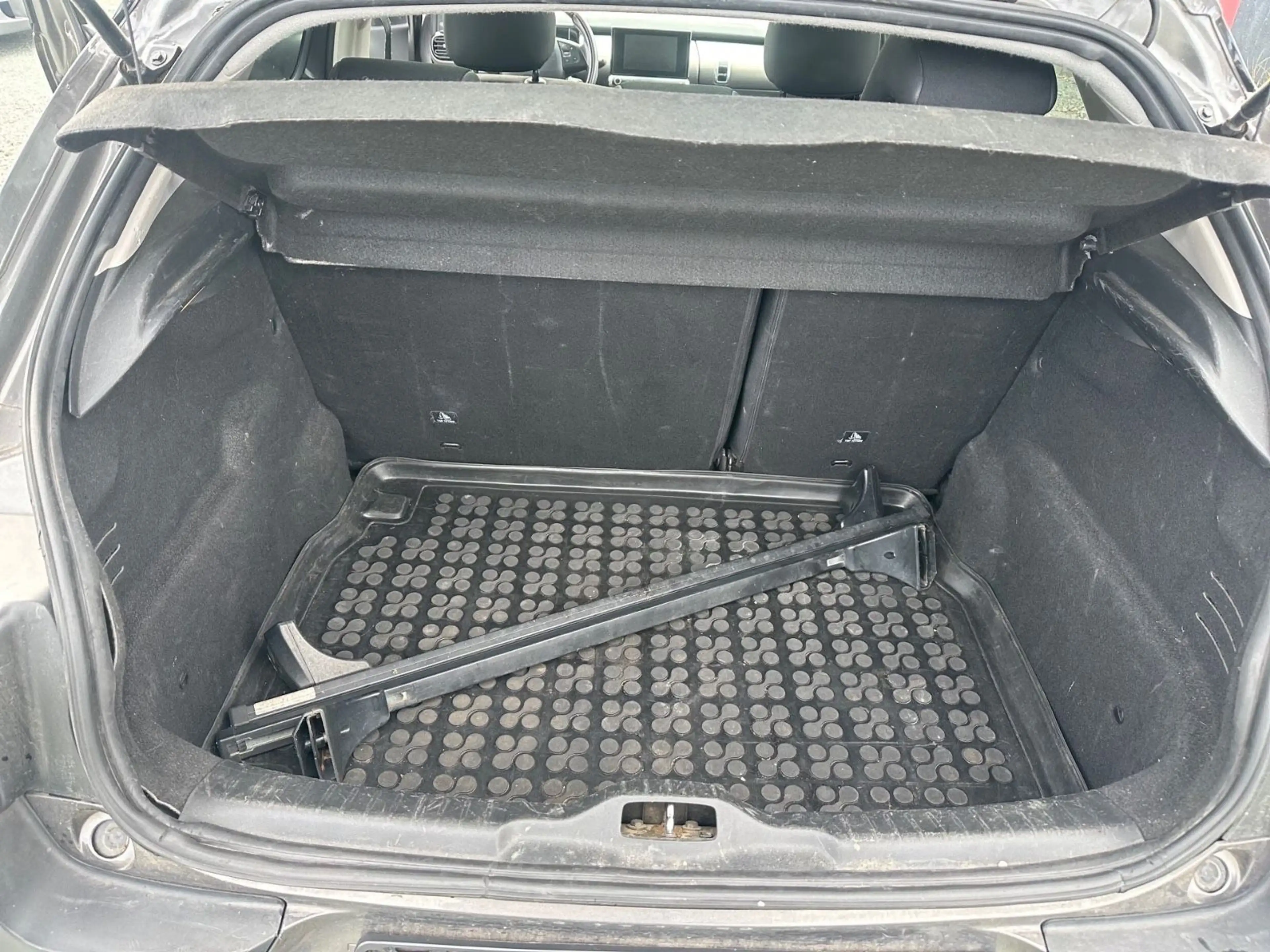 Citroen C4 Cactus Shine Navi Kamera — photo 15