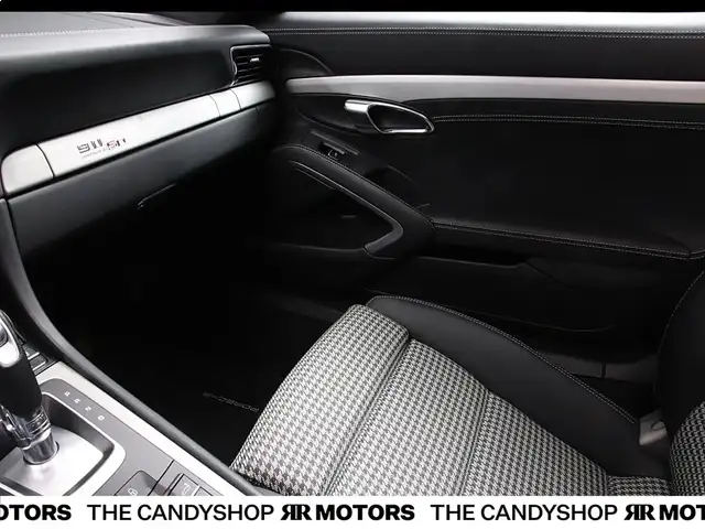 Porsche 911 Carrera S Coupé 50 Jahre  *SONDERMODELL* Ansicht 24