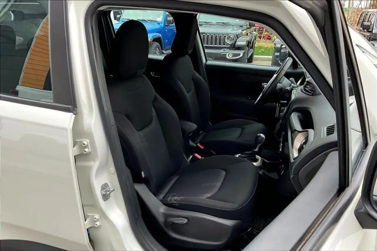 Jeep Renegade photo Jeep Renegade