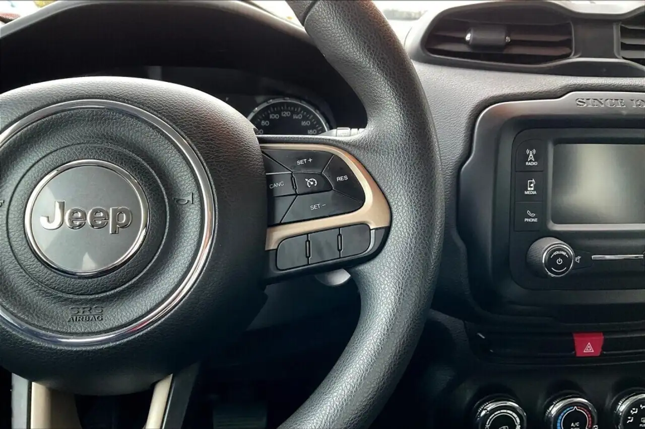 Jeep Renegade photo Jeep Renegade