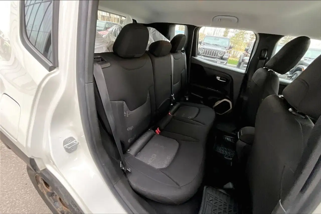 Jeep Renegade photo Jeep Renegade