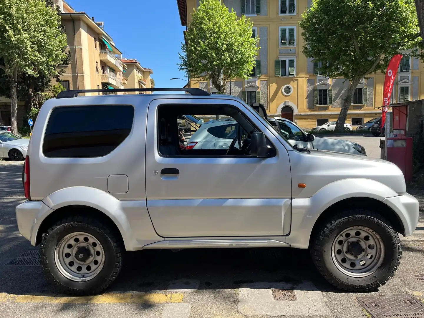 Suzuki Jimny Plateado - 2