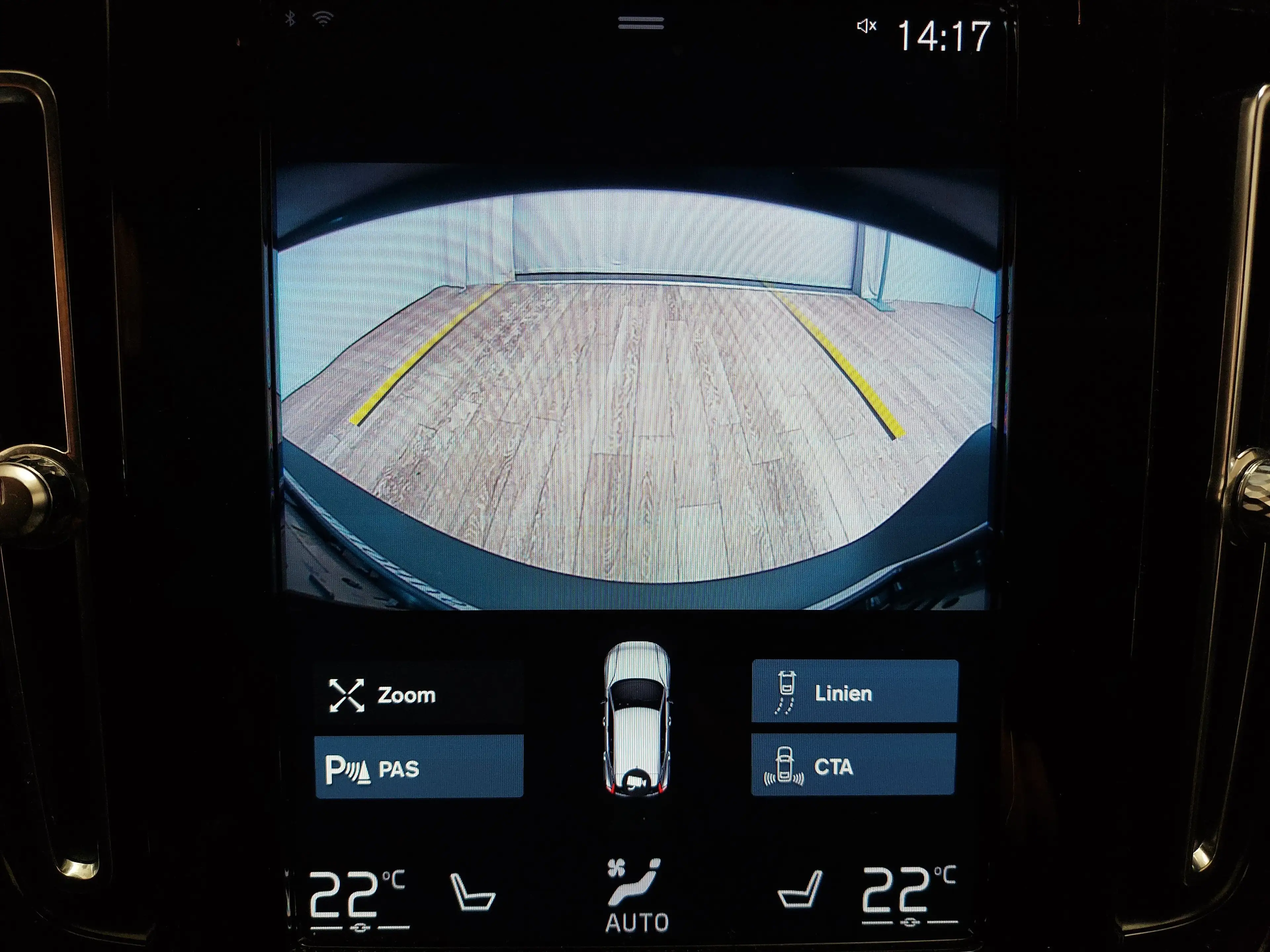 Volvo XC40 T4 Recharge Core Navi LED RFK SHZ — photo 15