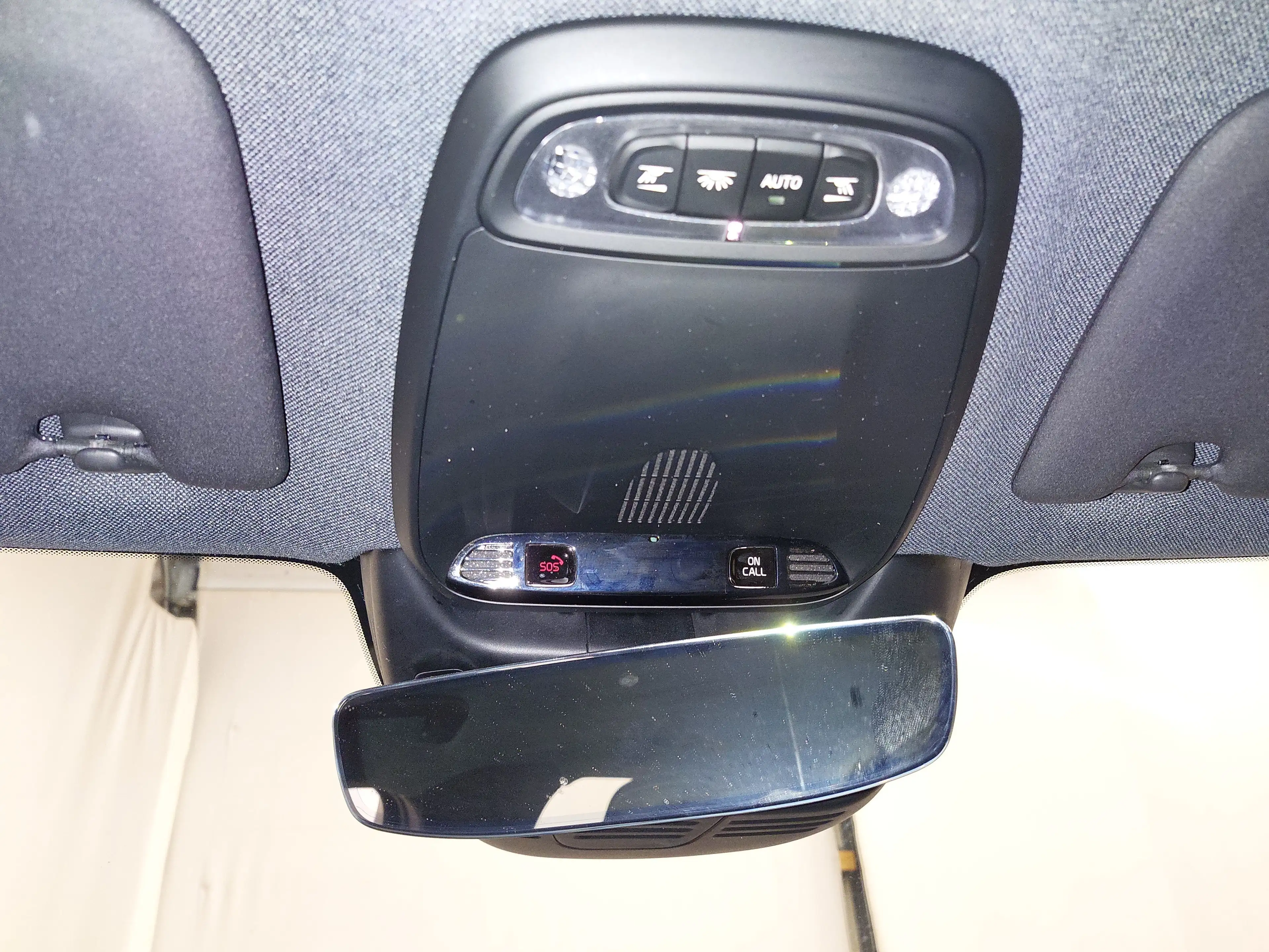 Volvo XC40 T4 Recharge Core Navi LED RFK SHZ — photo 13