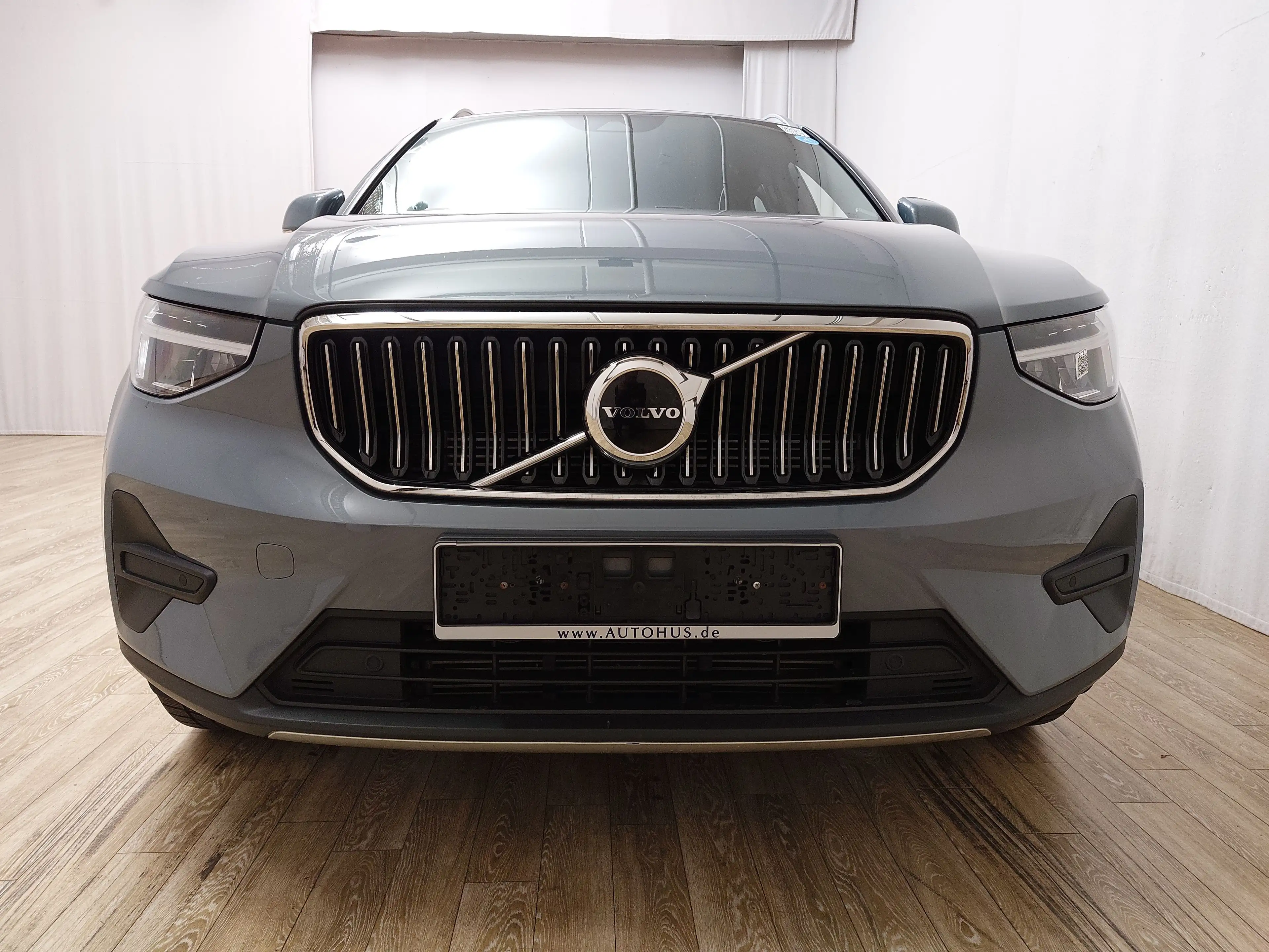 Volvo XC40 T4 Recharge Core Navi LED RFK SHZ — photo 9
