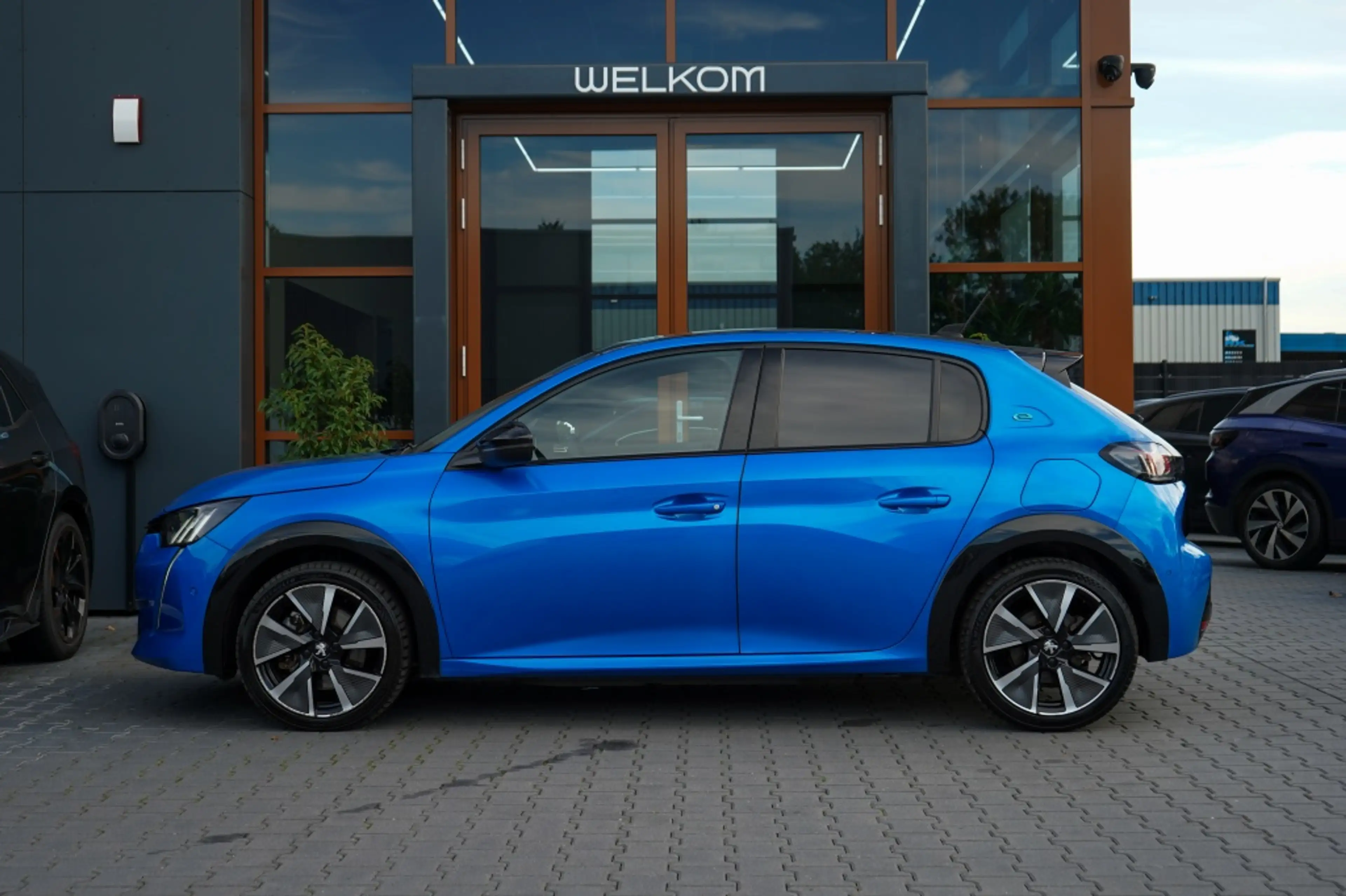 Peugeot e-208 GT Pack 50 kWh | 92,69% SOH | Pano | Stoelverwarmi — photo 2