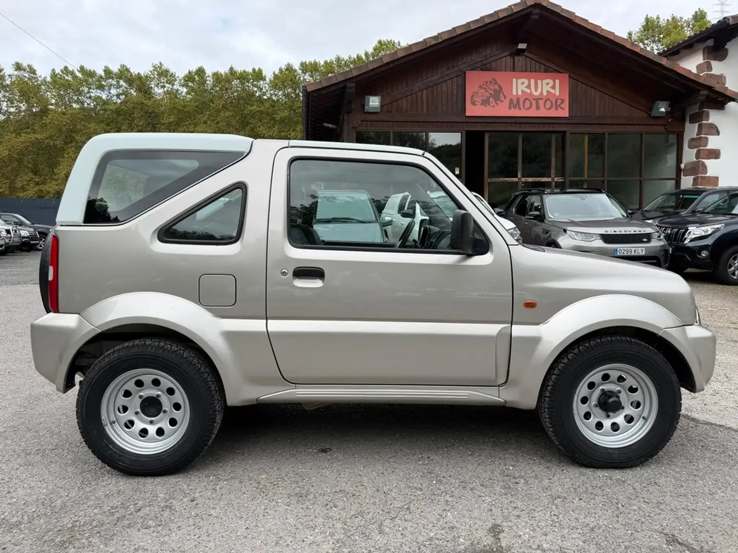 Suzuki Jimny 1.3 16V JLX Hard Top ABS Gris - 1