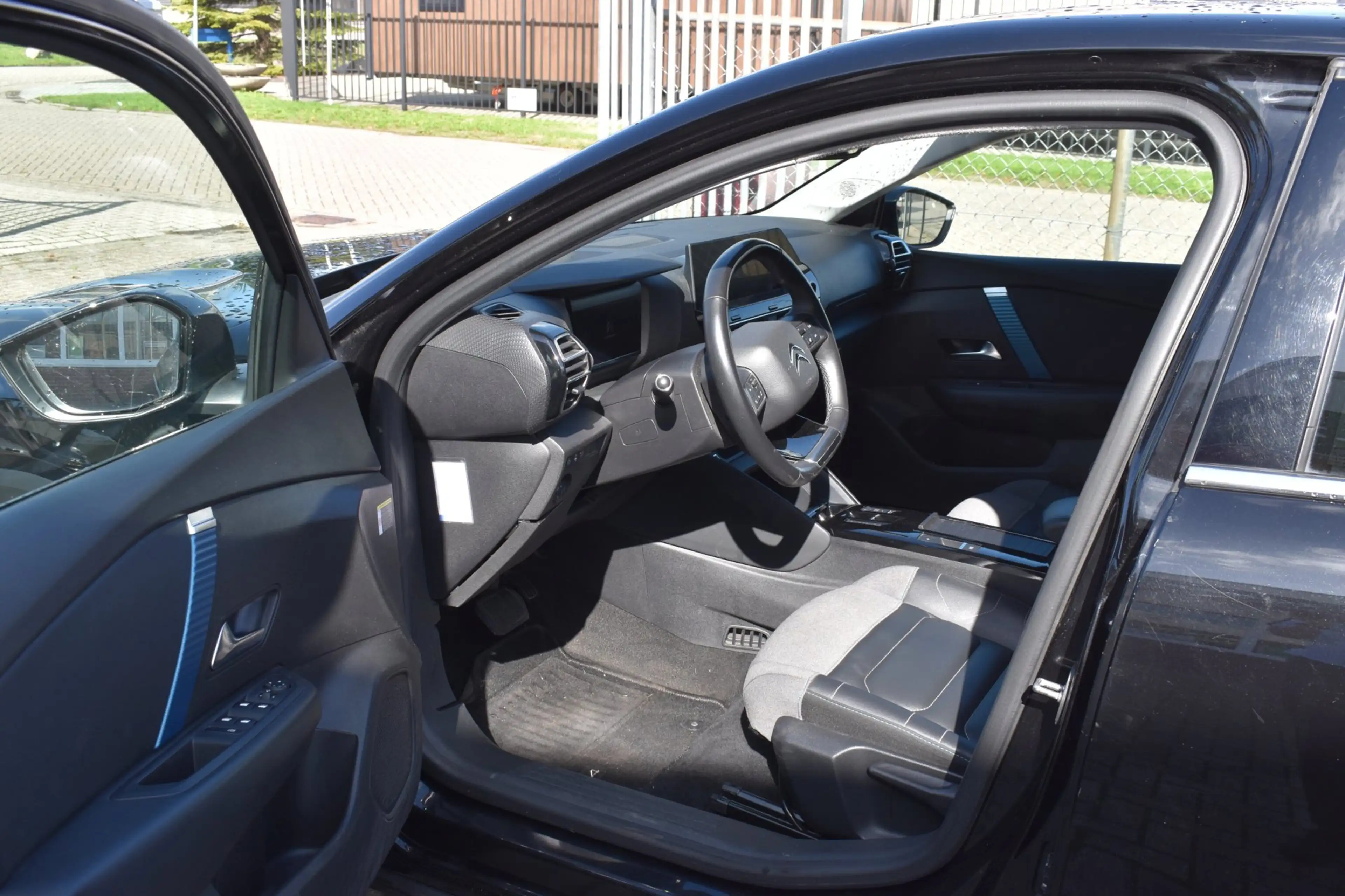 Citroen E-C4 Electric Shine 50 kWh — photo 6