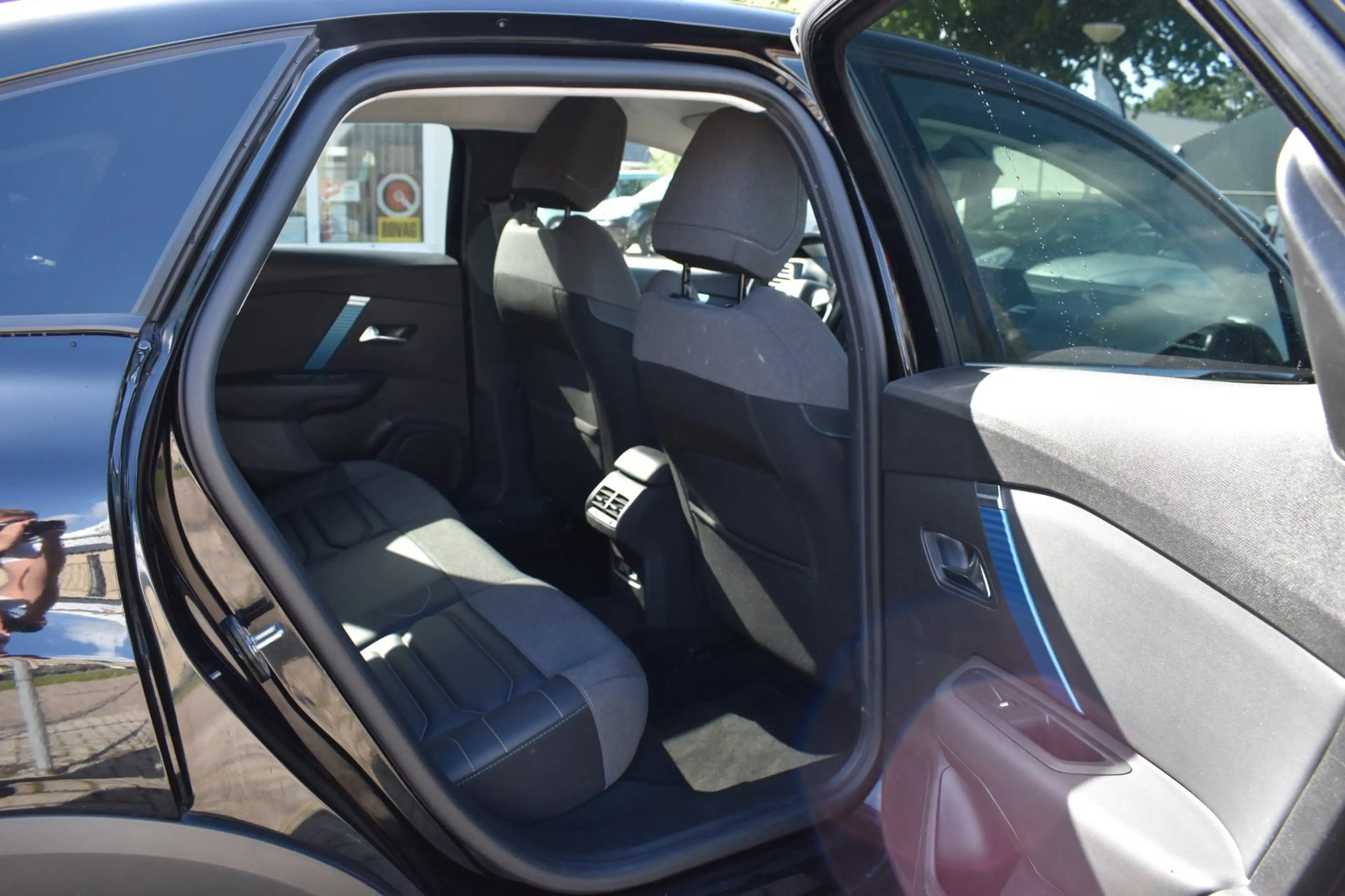 Citroen E-C4 Electric Shine 50 kWh — photo 12
