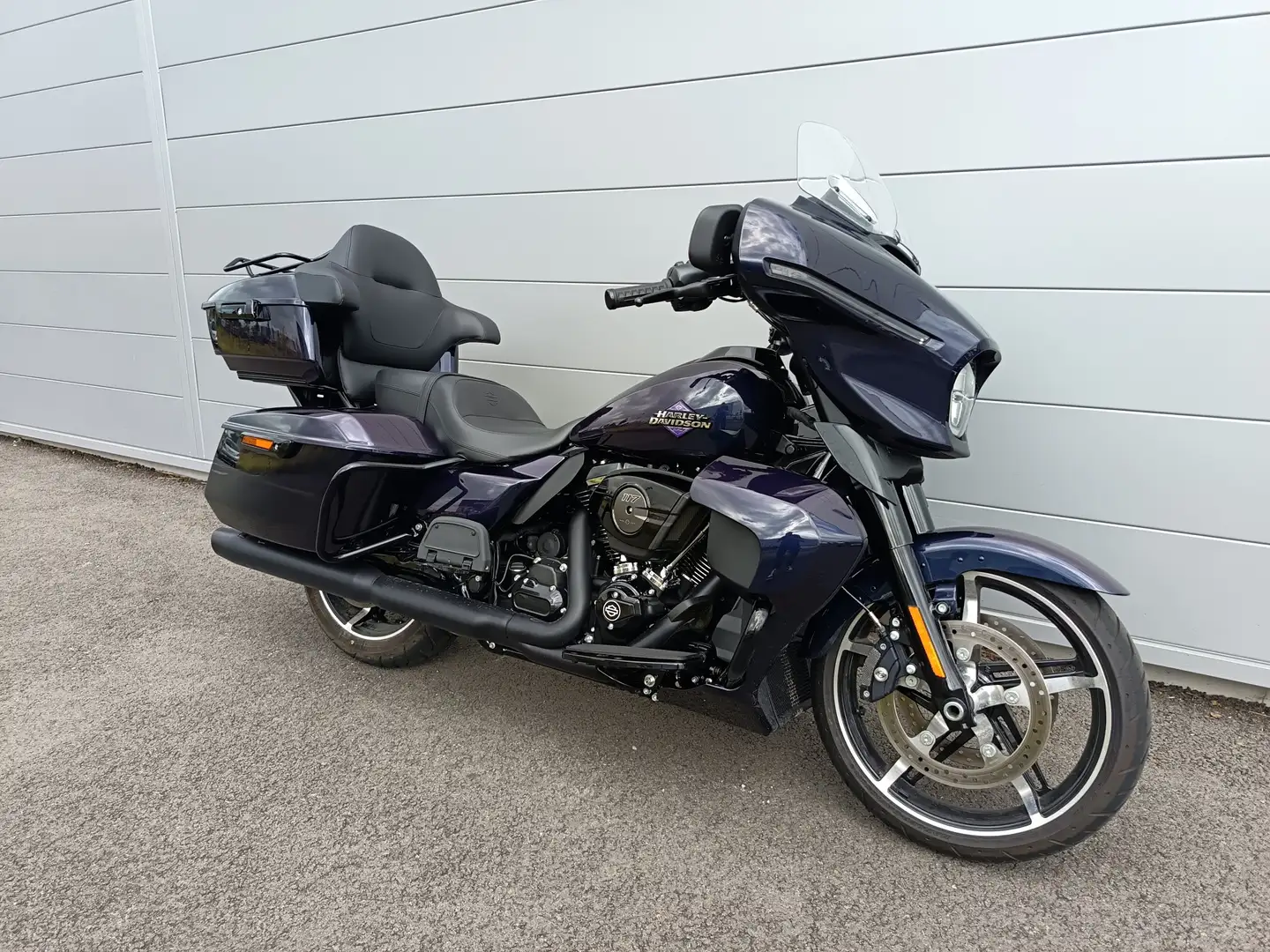 Harley-Davidson Street Glide Violett - 1
