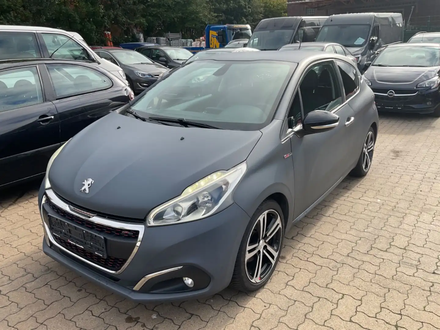 Peugeot 208 Allure GT-Line TÜV 04.2026 Grau - 1