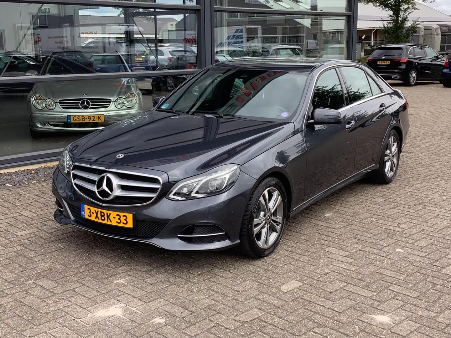 Mercedes-Benz E 200 Prestige Avantgarde, led verlichting, command, zee Grijs - 2