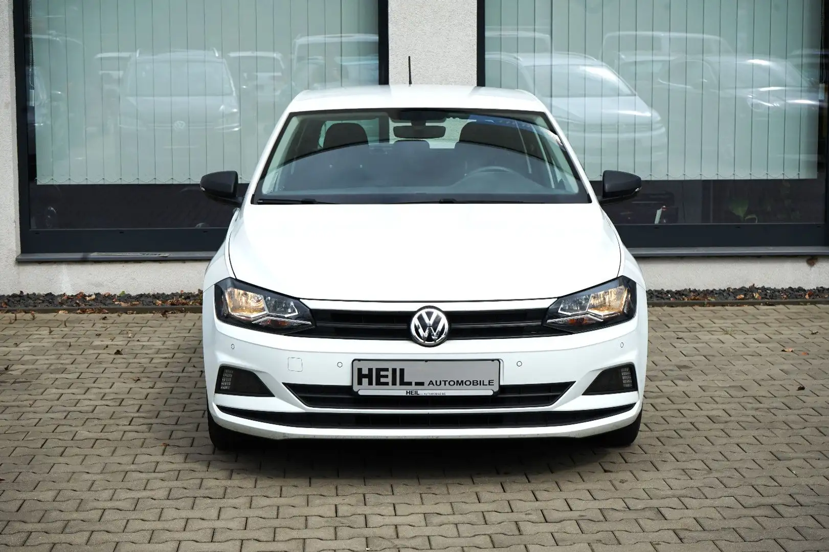 Volkswagen Polo VI Trendline*PDC*TEMPOMAT*KLIMA* Weiß - 2