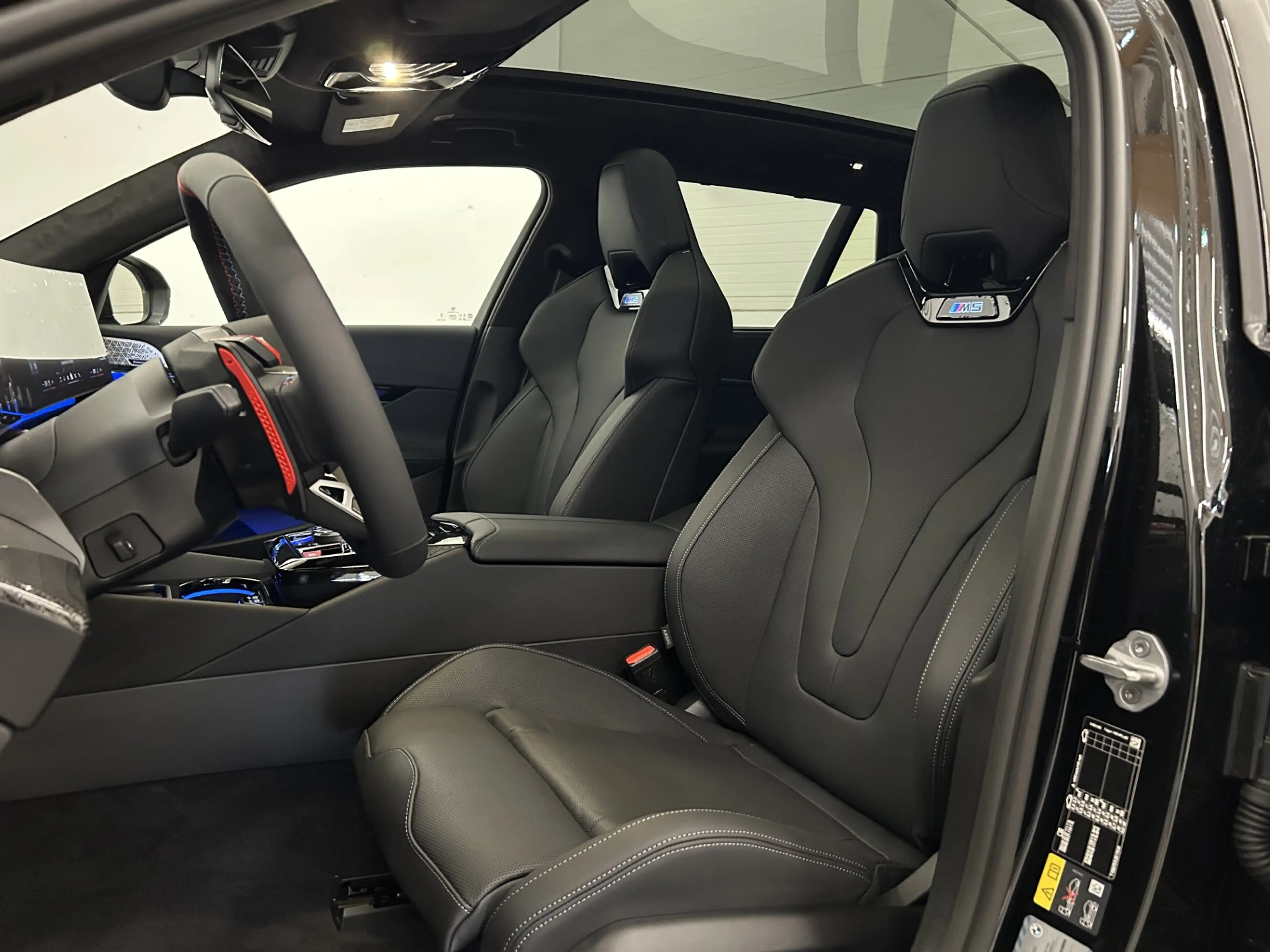 BMW M5 *Touring / Carbon / AHK* — photo 14
