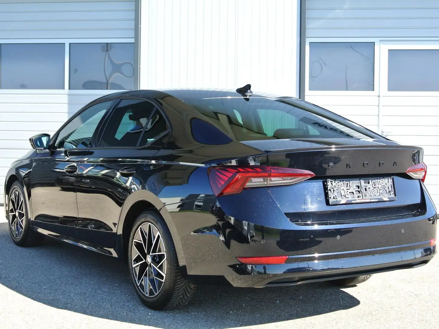 Skoda Octavia Lim. 1.5 TSI Sportline * virt. Cockpit * LED* NAVI Noir - 2