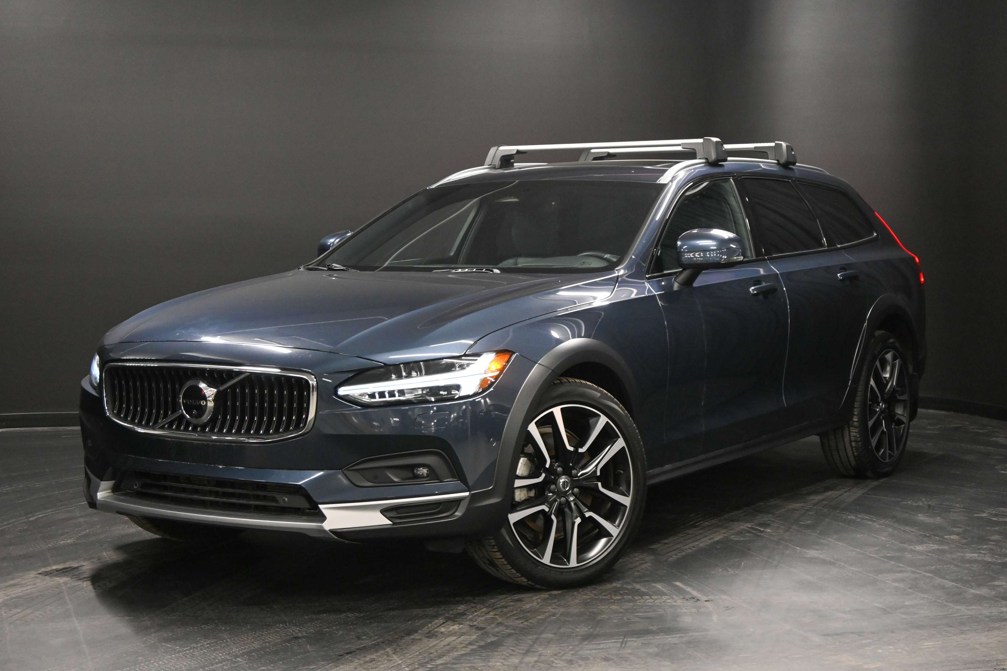 2023 Volvo V90 B6 AWD Ultimate