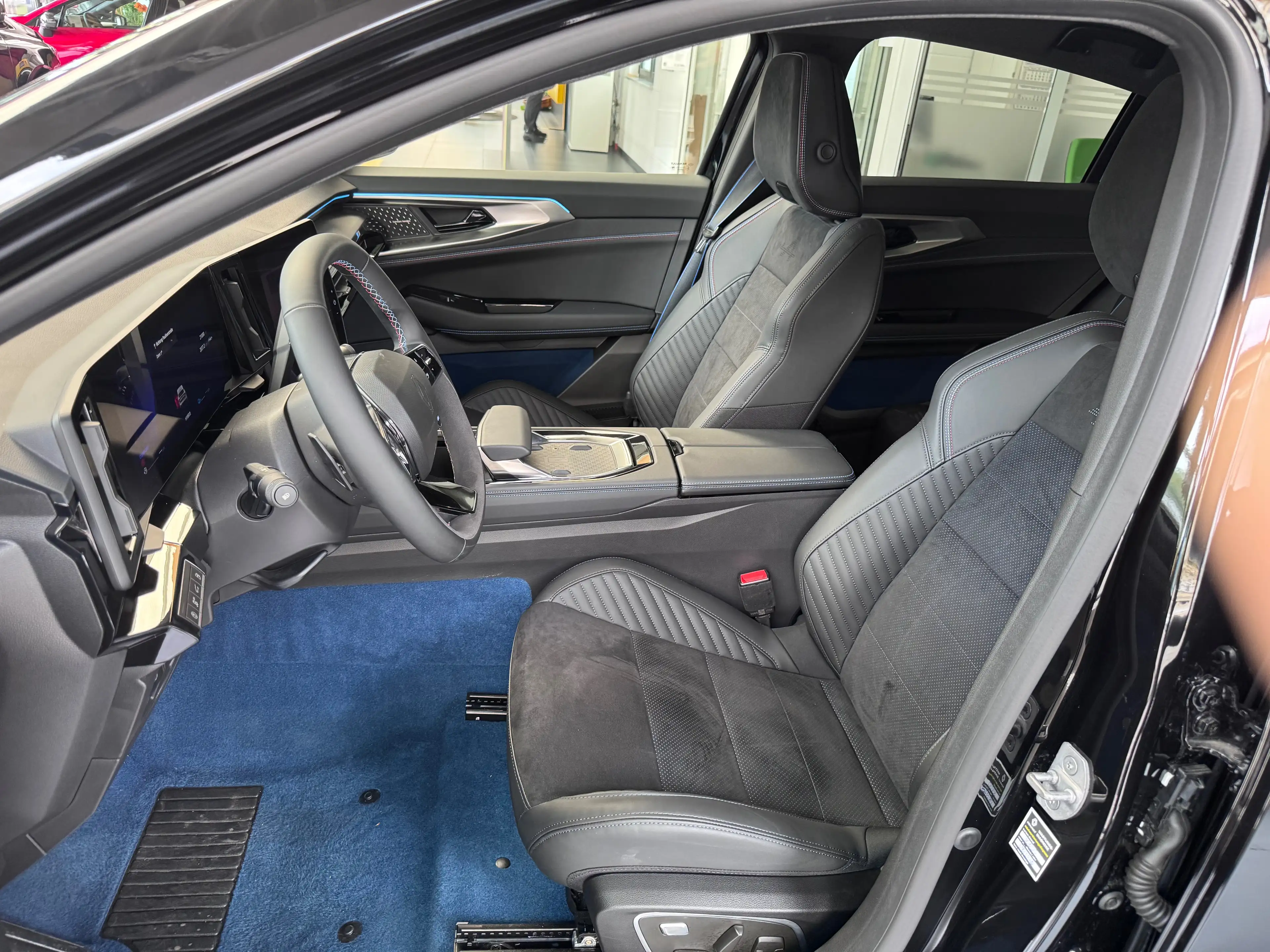 Renault Rafale 300 E-Tech Hyper Hybrid 4x4 Esprit Alpine — photo 11