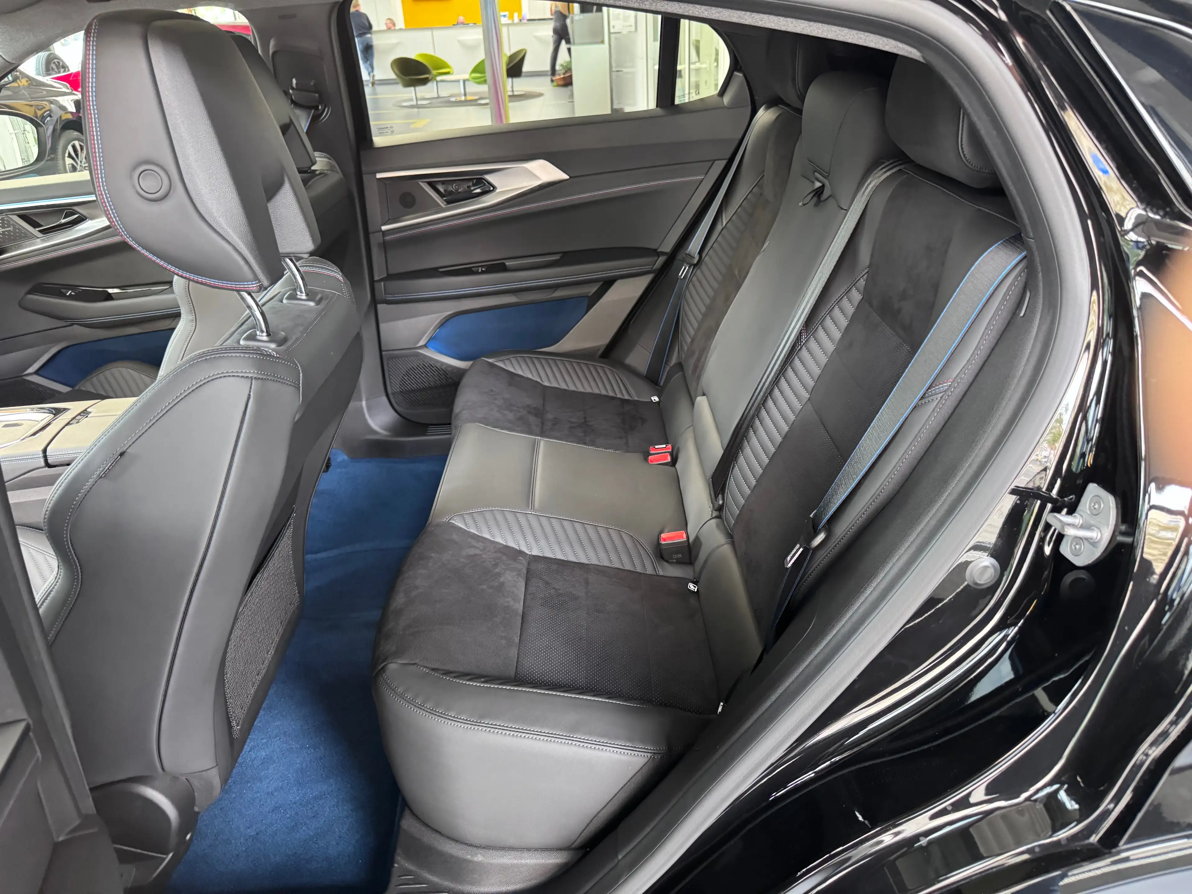 Renault Rafale 300 E-Tech Hyper Hybrid 4x4 Esprit Alpine — photo 12