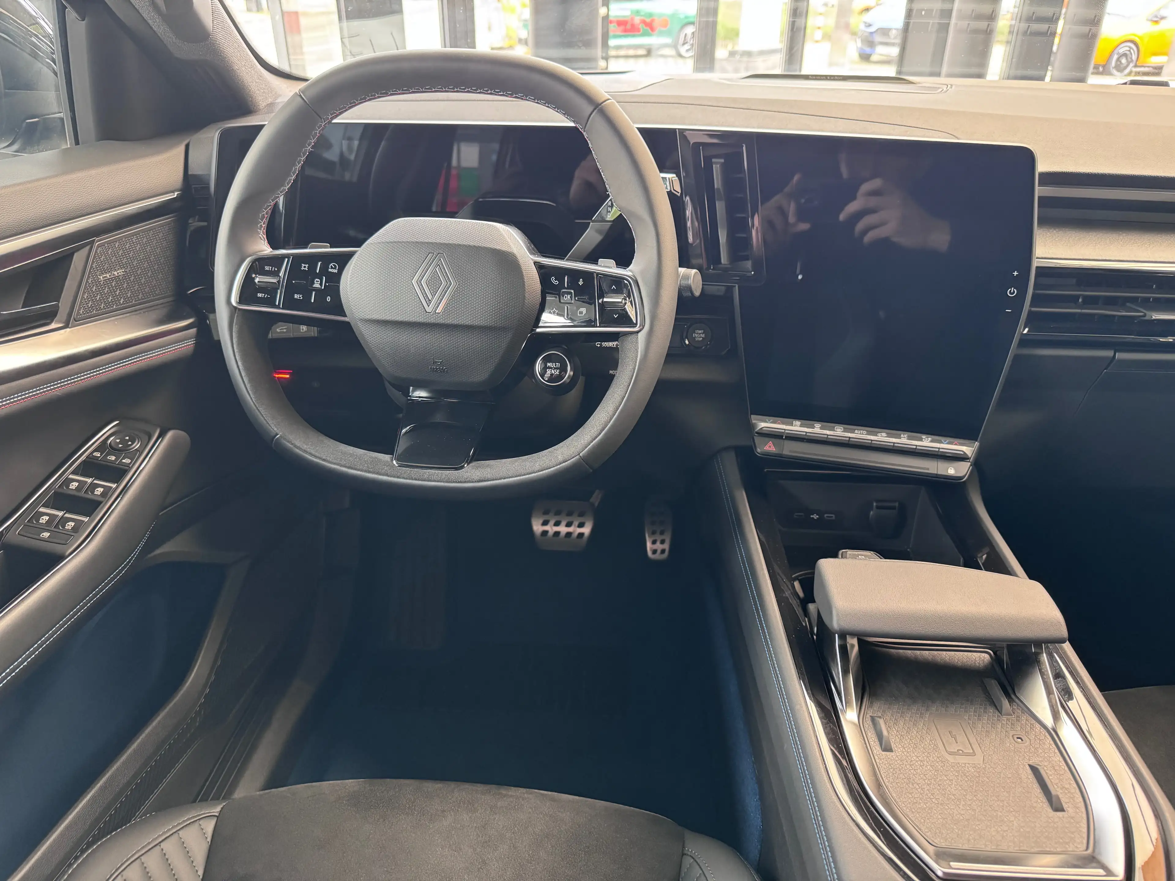 Renault Rafale 300 E-Tech Hyper Hybrid 4x4 Esprit Alpine — photo 4