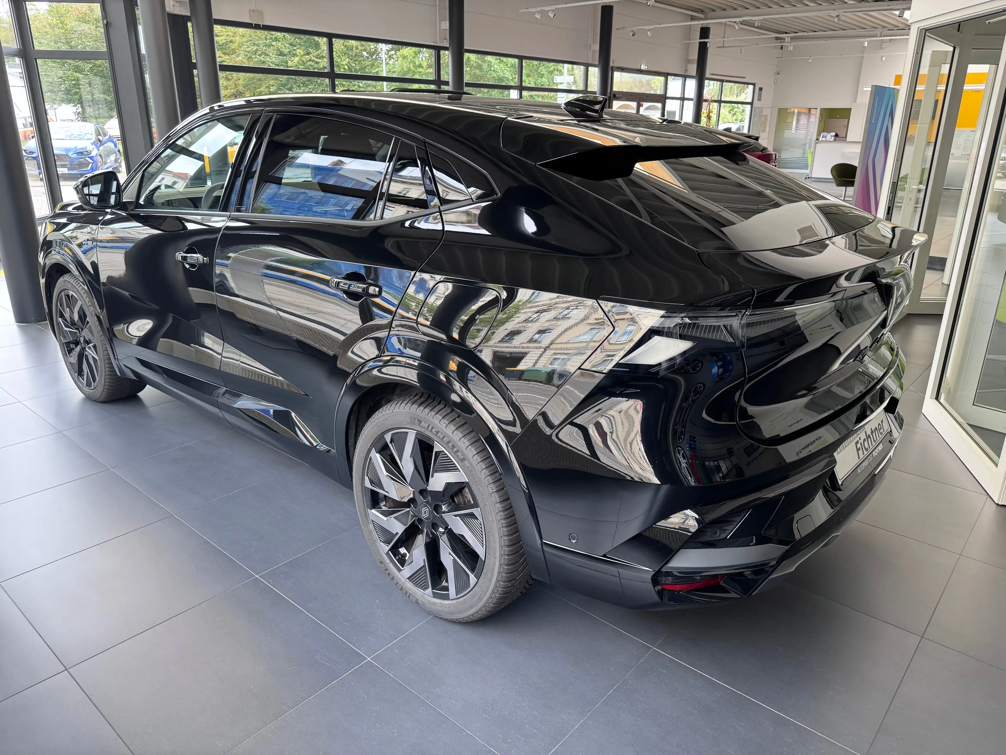 Renault Rafale 300 E-Tech Hyper Hybrid 4x4 Esprit Alpine — photo 3