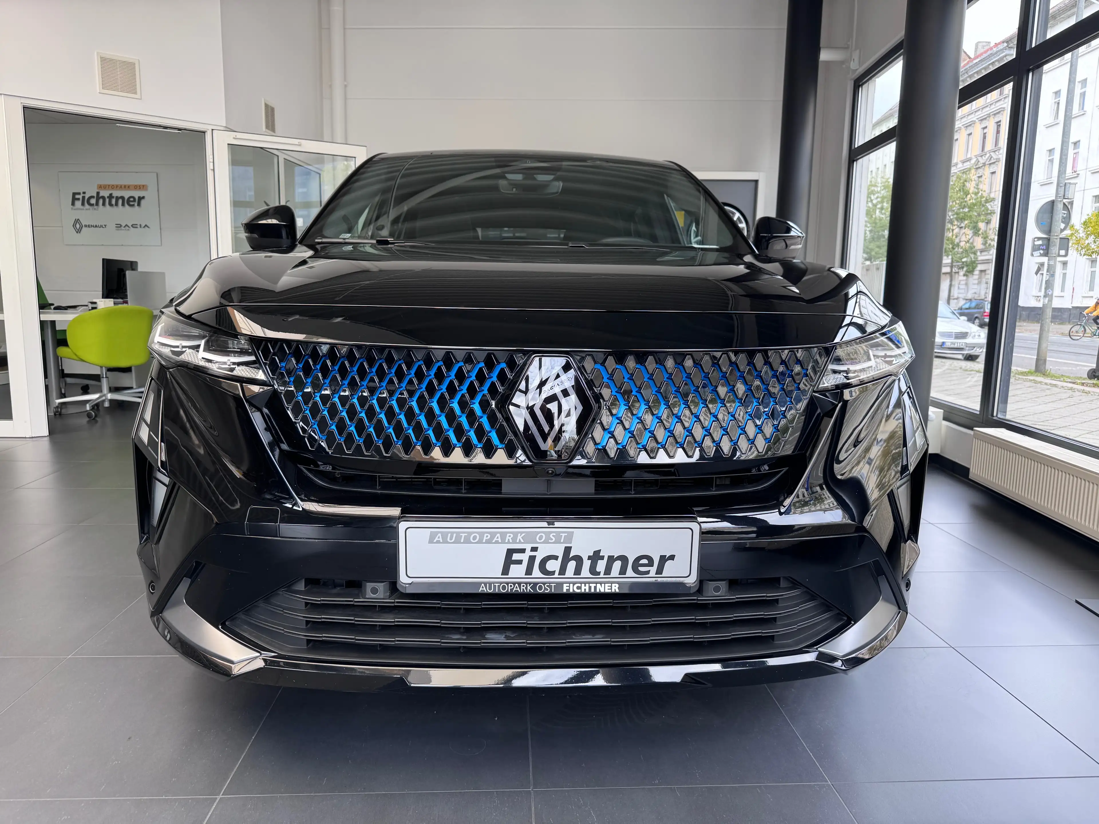 Renault Rafale 300 E-Tech Hyper Hybrid 4x4 Esprit Alpine — photo 2