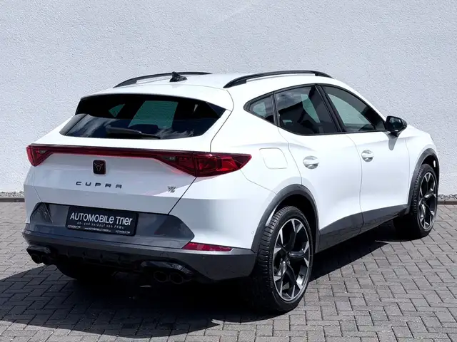 Cupra Formentor view 5