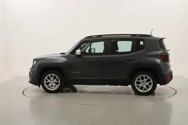 Jeep Renegade view 2