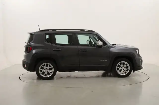 Jeep Renegade view 6