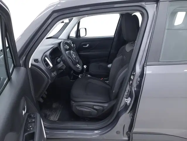 Jeep Renegade view 10