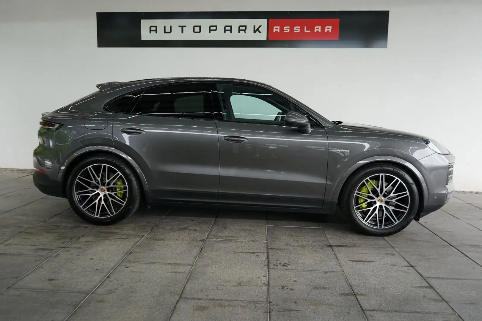 Porsche Cayenne Coupe E-Hybrid*LUFT/BOSE/14W/ACC/360°21z Gris - 2