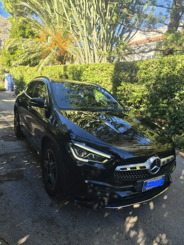 Mercedes-Benz GLA 200