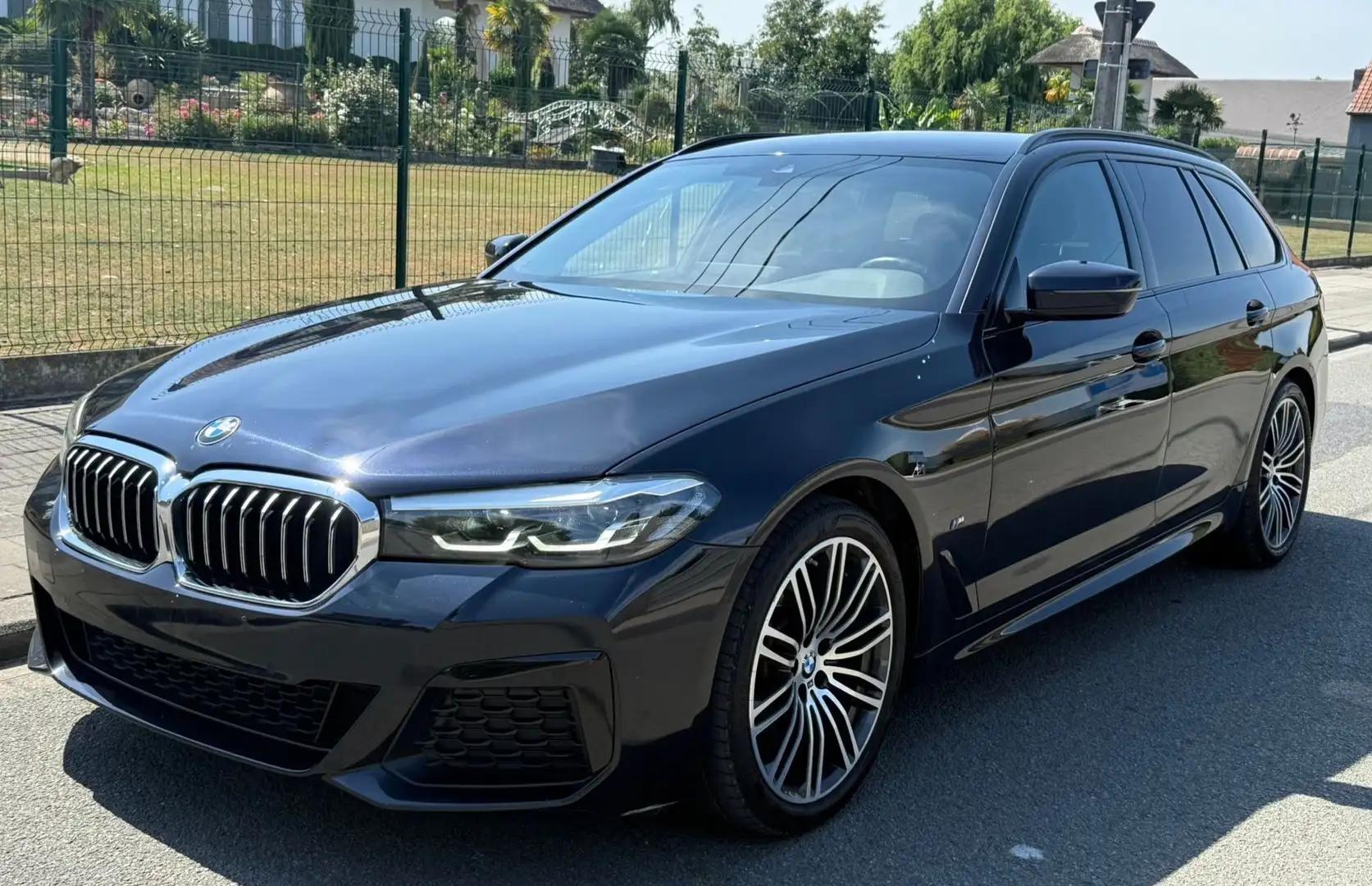 BMW 520 520d Touring Aut. M-PACK - 1