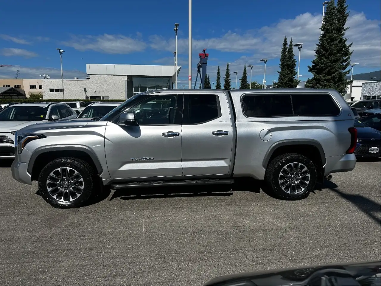 Toyota Tundra снимка Toyota Tundra