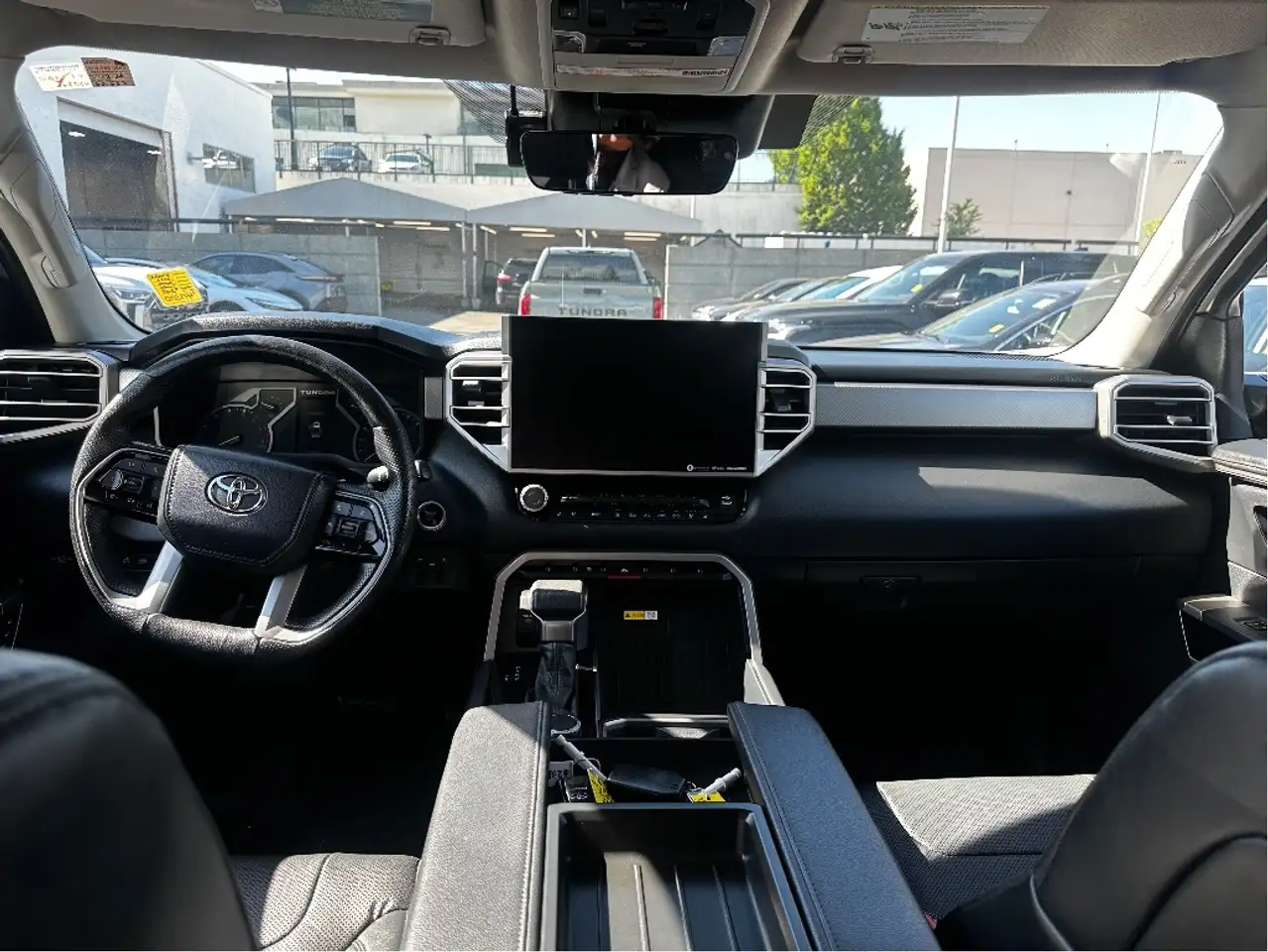 Toyota Tundra снимка Toyota Tundra